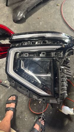 2025 2026 Chevy suburban Chevy Tahoe driver side headlight