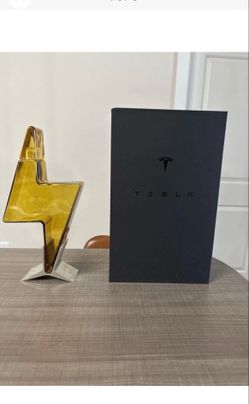 ⚡ Tesla Tequila Limited Edition Empty Display Decanter – Brand New ⚡