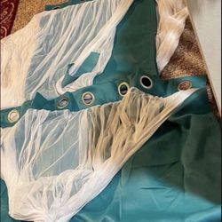 Decoración Para Sala Color Torquesa 2 Cobijas $20 Cuadro $15 Y Cortinas $35 Como Nuevo Todo