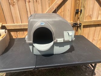 Omega rolling litterbox