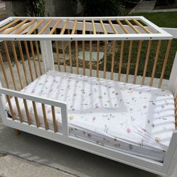 baby crib with Mattress 