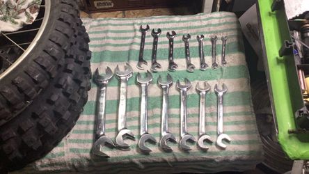 Angle wrenches  no name new never used