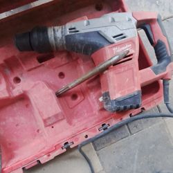 Milwaukee  1-9/16 SDS-MAX ROTATRY HAMMER