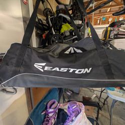 EASTON WHEEL EQUIPMENT BASEBALL / SOFTBALL TRAVELING BLACK BAG