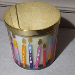 Sonoma Birthday Cake 13.8 Ounce Candle