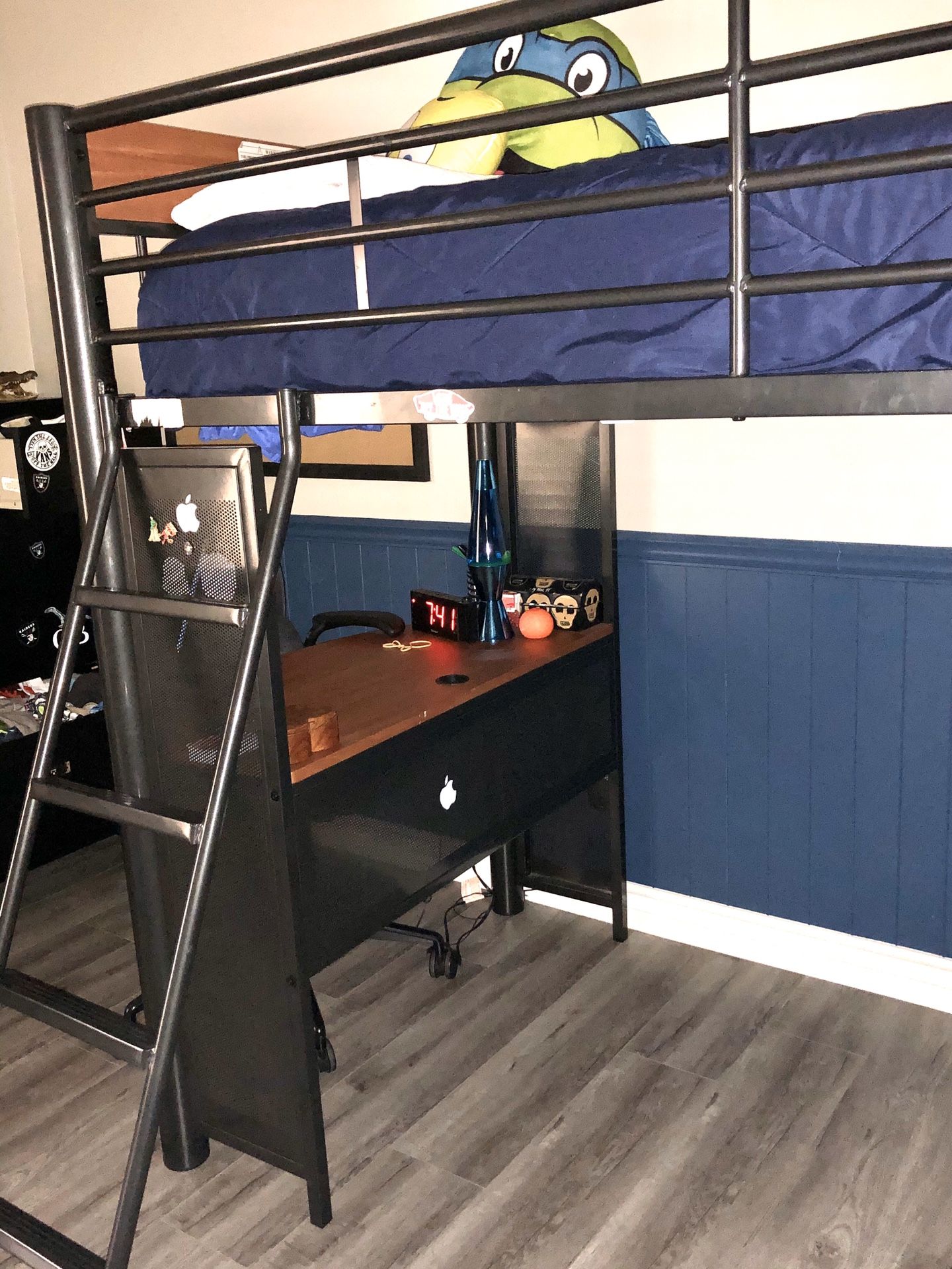 Loft bed + desk combo for Sale in Riverside, CA OfferUp