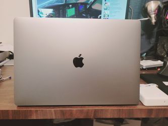 16in Apple MacBook Pro, Core i7, 500GB, 32gb Ram, Touchbar, Radeon Pro, Newest MacOS