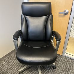 LIKE NEW - LA-Z-BOY Office Chair