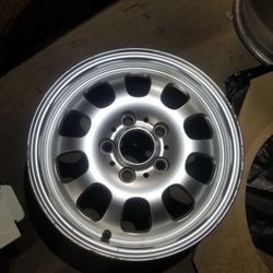 Set of 5 bolt 15 in rims. 5x120mm