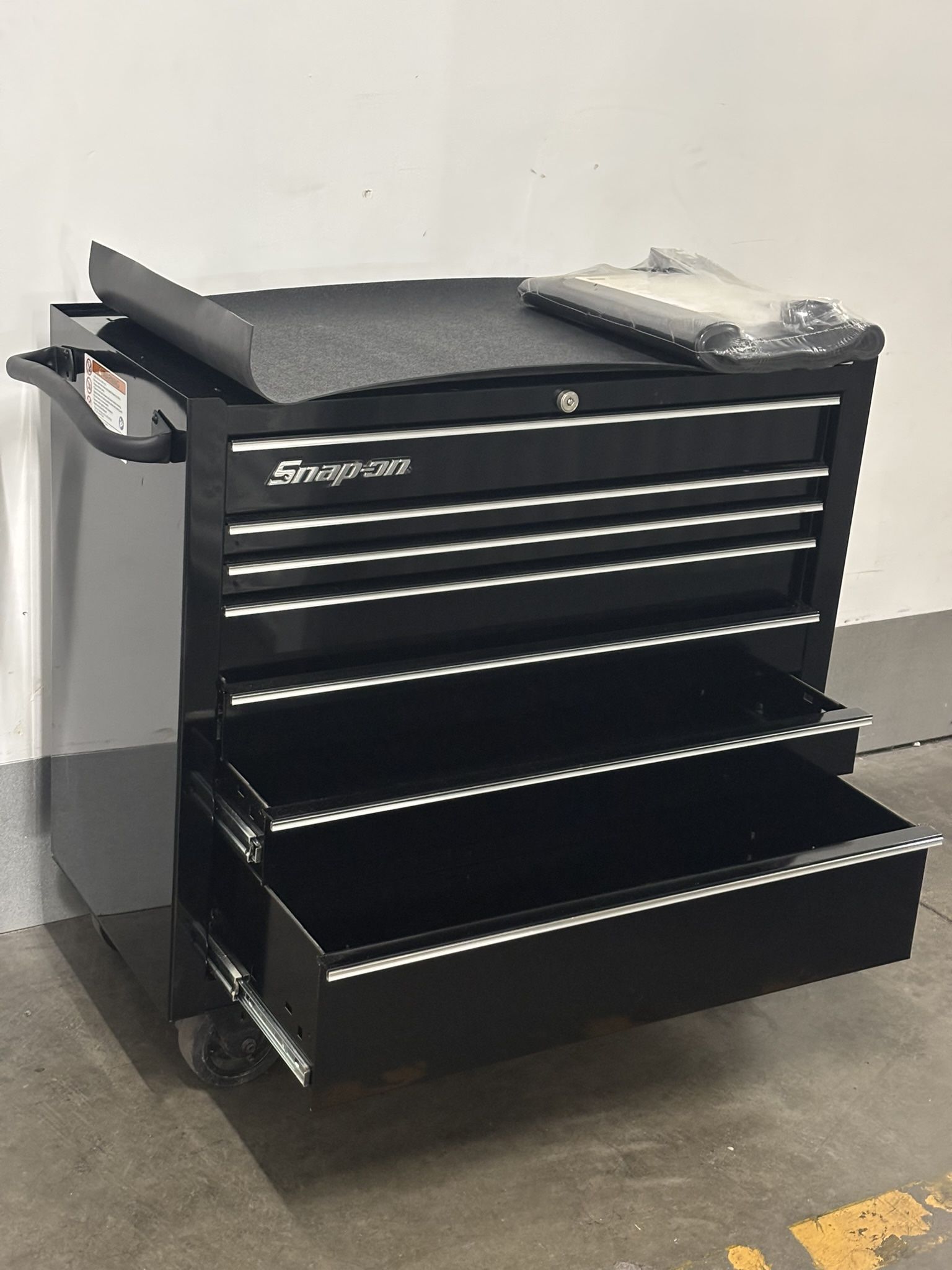 Snap-on Tools 40" Seven-Drawer Single Bank Heritage Series Roll Cab (Gloss Black)