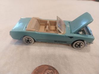 Hot Wheels Ford Mustang Convertible Die-Cast Car
