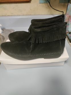 Brand New Women's Minnetonka Moccasins