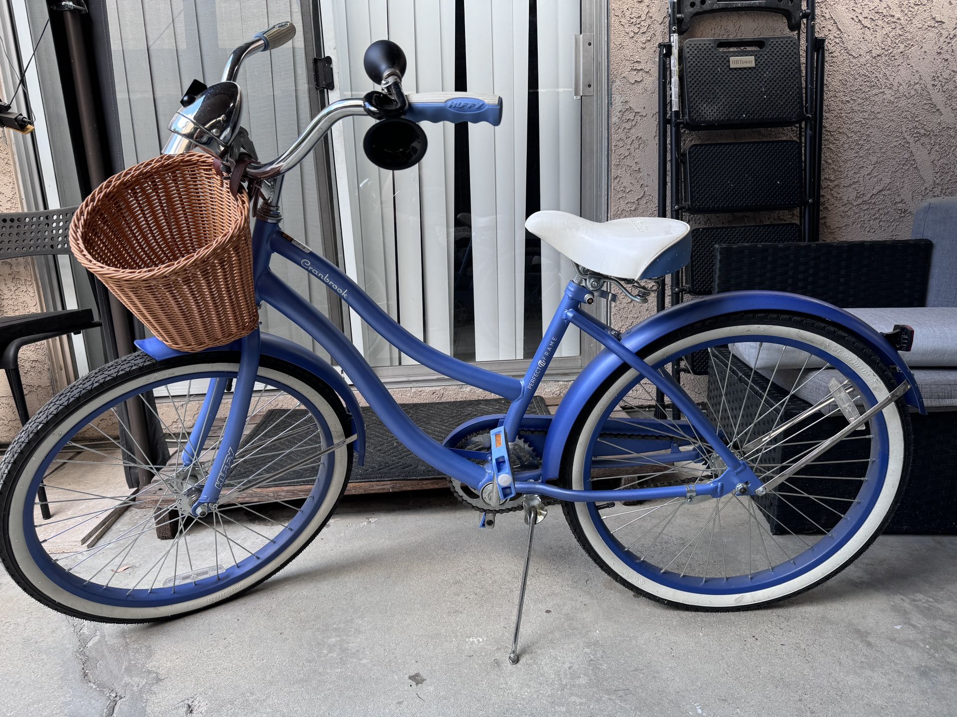 Huffy Cranbrook Cruiser Bike, 24" Wheels, Youth Ages 12+ Years, Periwinkle