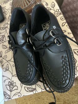 Black creepers