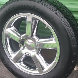 Wheel 20 6 Lugs like new crome rims