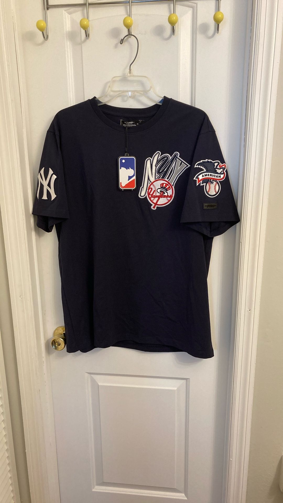 NWT Yankees Pro Standard XL Shirt