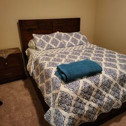 Like New Bedroom Set - Queen Size