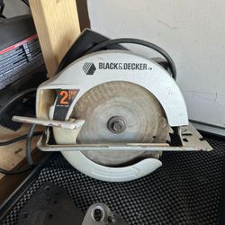 Black & Decker Circular Saw 