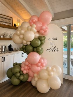 Balloon garland