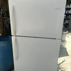 Frigidare Refigerator Apparment Size 