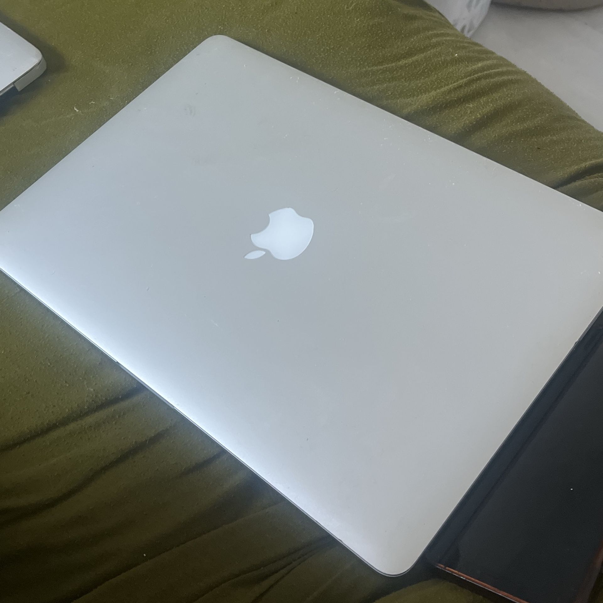 Mac Book