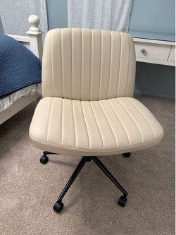 Cream Oversized Office Chair