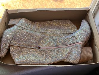 Women Matisse bedazzled cowboy boots size 8