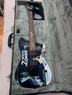 Kirk Hammett  White zombie guitar