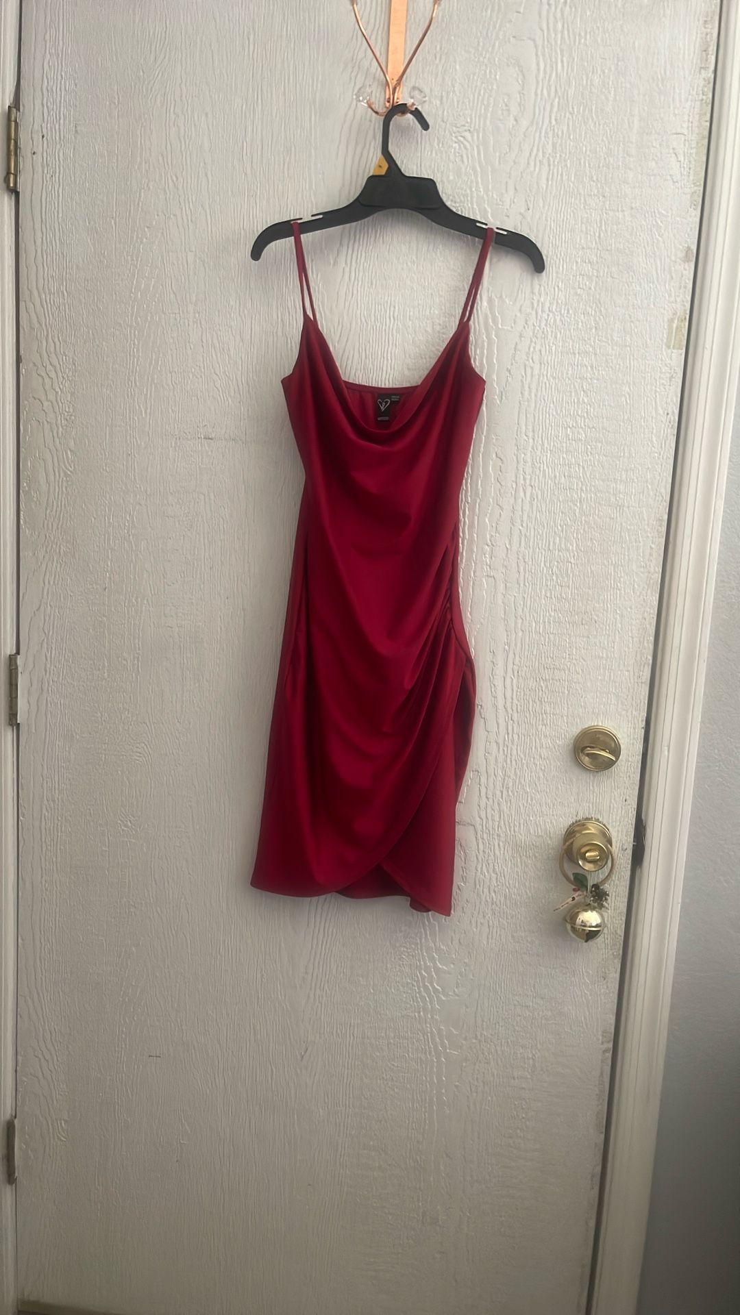 PARTY DRESS NEW RED SIZE SMALL WINDOR STORE