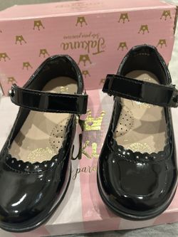 Son dos Pares de Zapatos Para Niñas Tamaño 15 Y 12 Mexicano