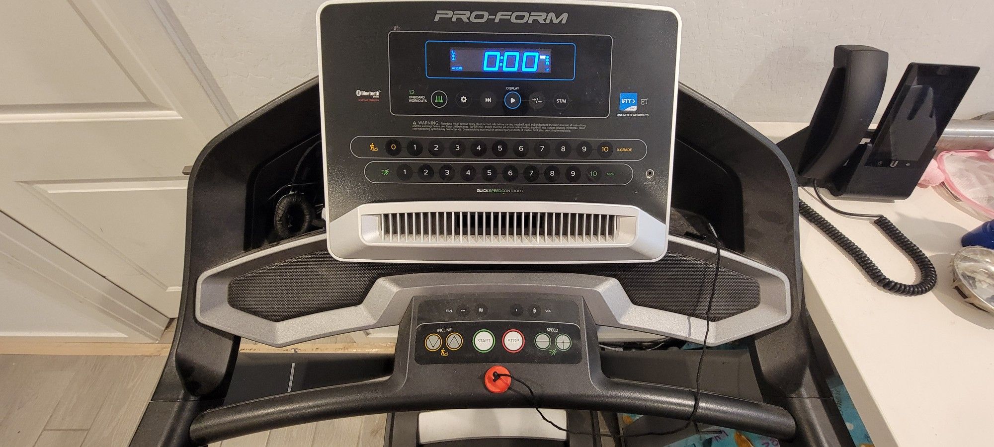 Treadmill Pro Form Fold Up With 10% Incline