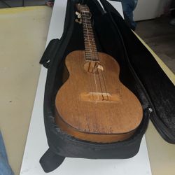 Harmony baritone ukulele