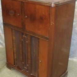 1941 Zenith Radio Record Player 