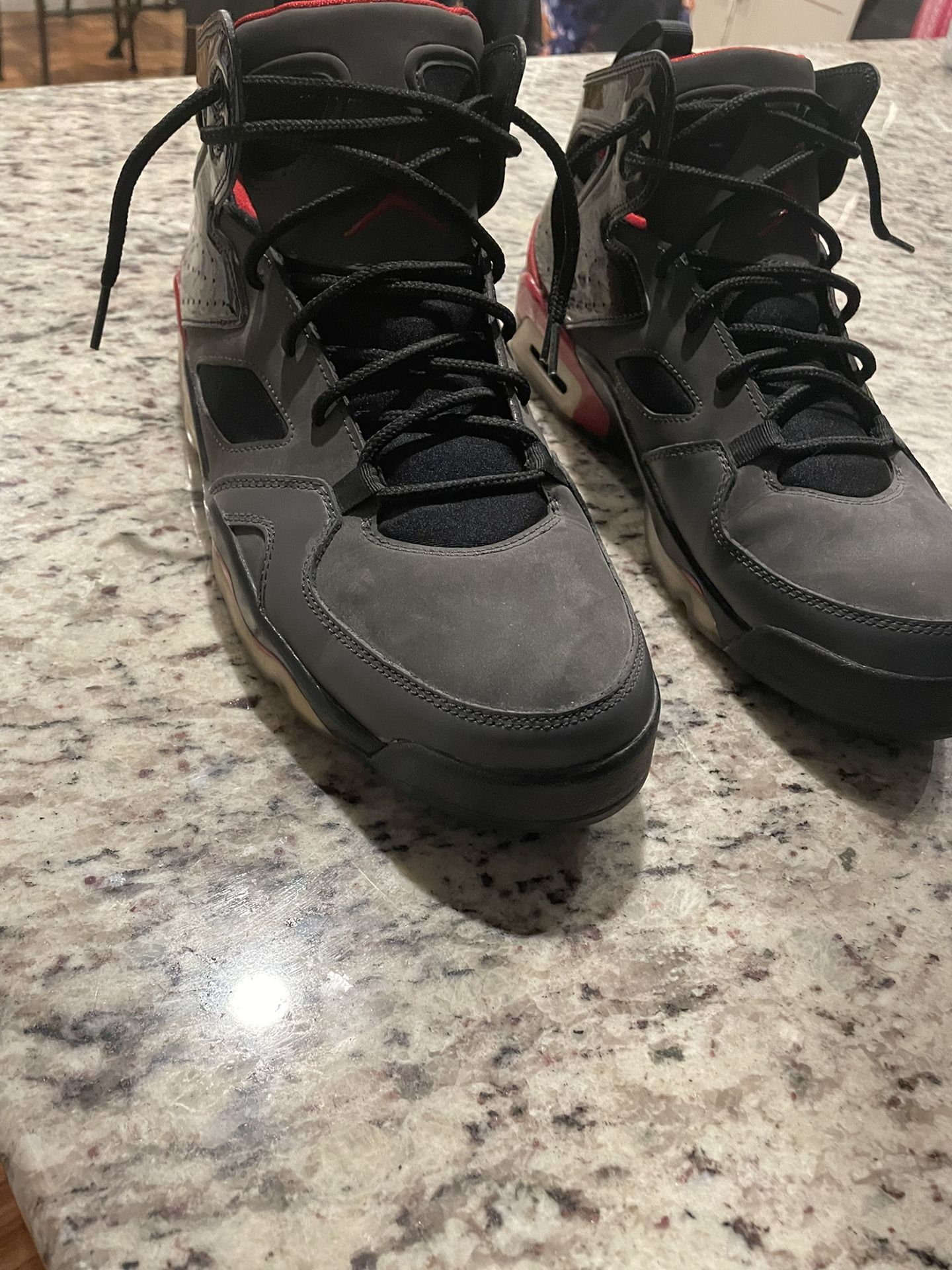 JORDAN SHOES(NEGOTIABLE)