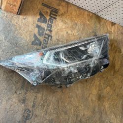 Toyota RAV4 Headlight 