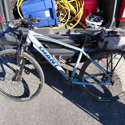 Bike Giant 2 With Helmet And Air Pump (L 29")