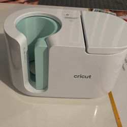 NEW CRICUT MUGPRESS