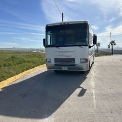 For sale 2000 RV, salvage title, interior in a good condition, generator works fine, only 27000 miles, 32 ft long ,price can negotiate.