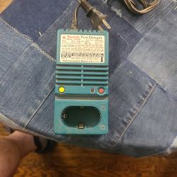 Makita, 9.6 charger.