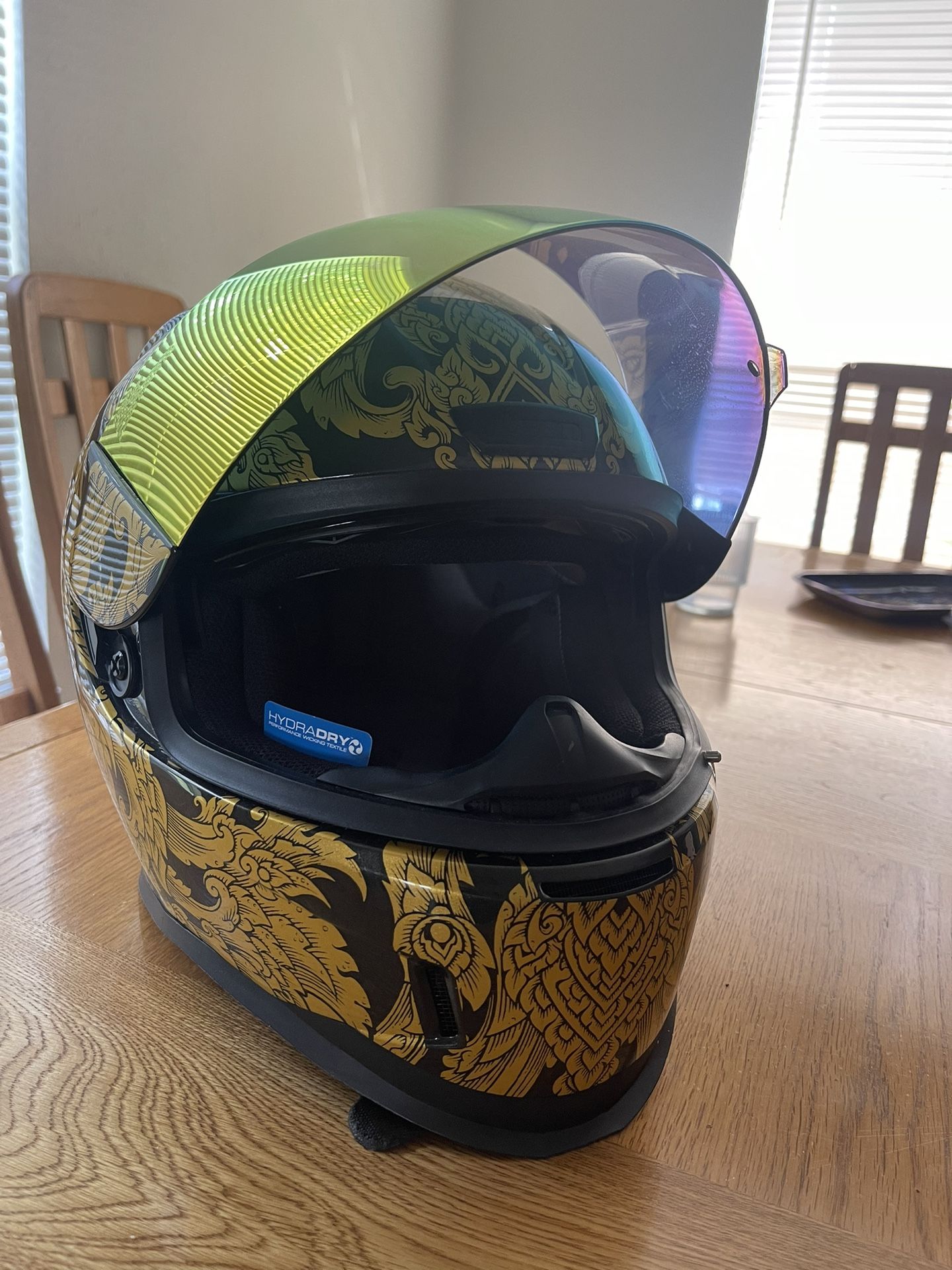 🔥 ICON Airform Esthetique Motorcycle Helmet – Size Small – Excellent Condition 🔥