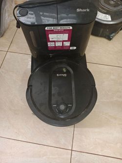 Shark robotic vacuum