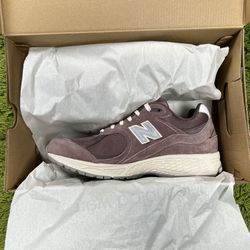 New Balance 2002r Black Dusty Fig Size 11