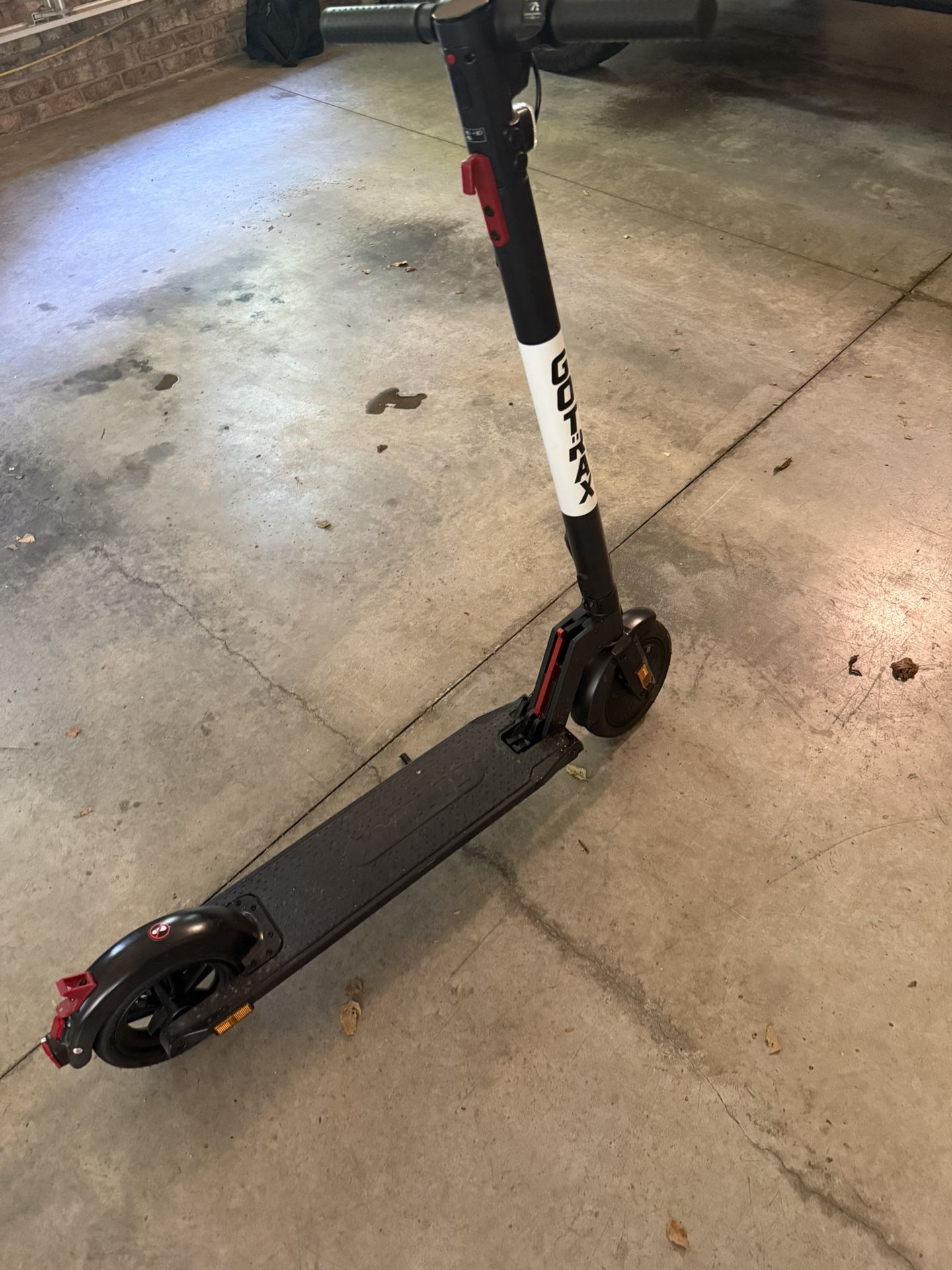 GoTrax Electric Commuter Scooter