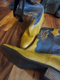 women's boots 8 no delivery no return