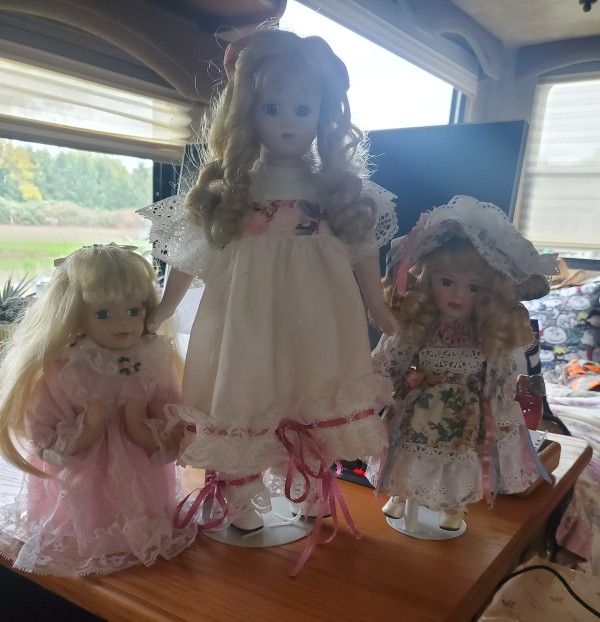 Porcelain Dolls X3