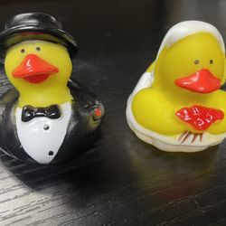 NEW - wedding Groom/ Bride marriage Duck couple for jeep / bath/ work / play 