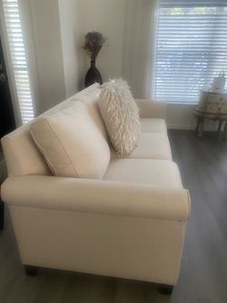 Modern 3-Seater Sofa in Beige / Cream - Excellent Condition!