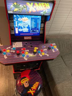 MARVEL ARCADE 1 UP X-MEN W/STOOL & RISER