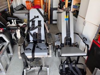 2 Restraining chairs