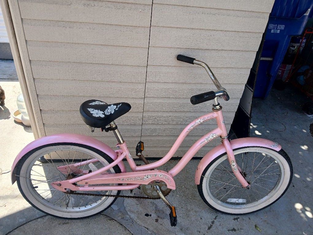 Electra Beach Cruiser Bike 